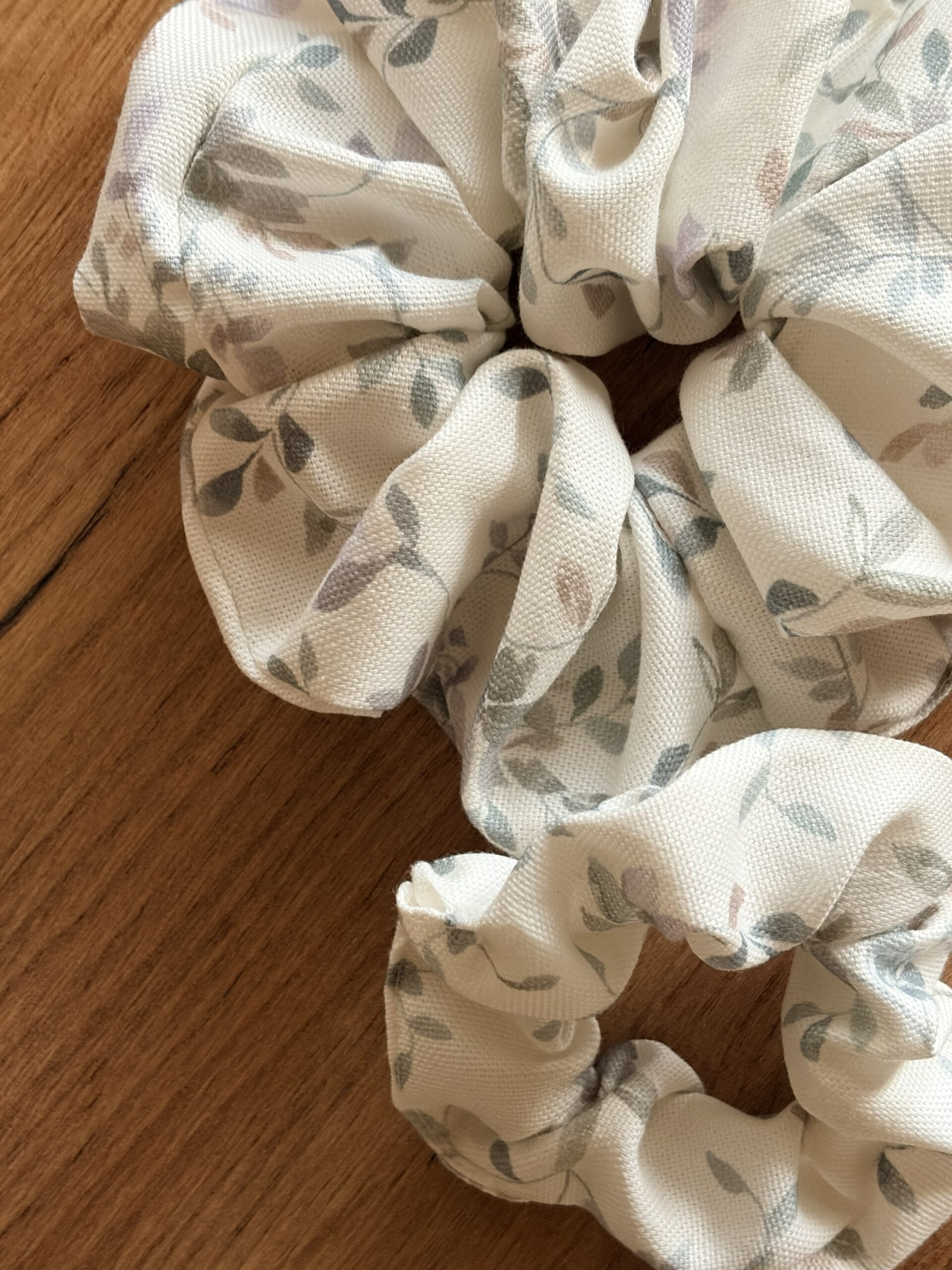 Louven Kukka Scrunchie - Image 2