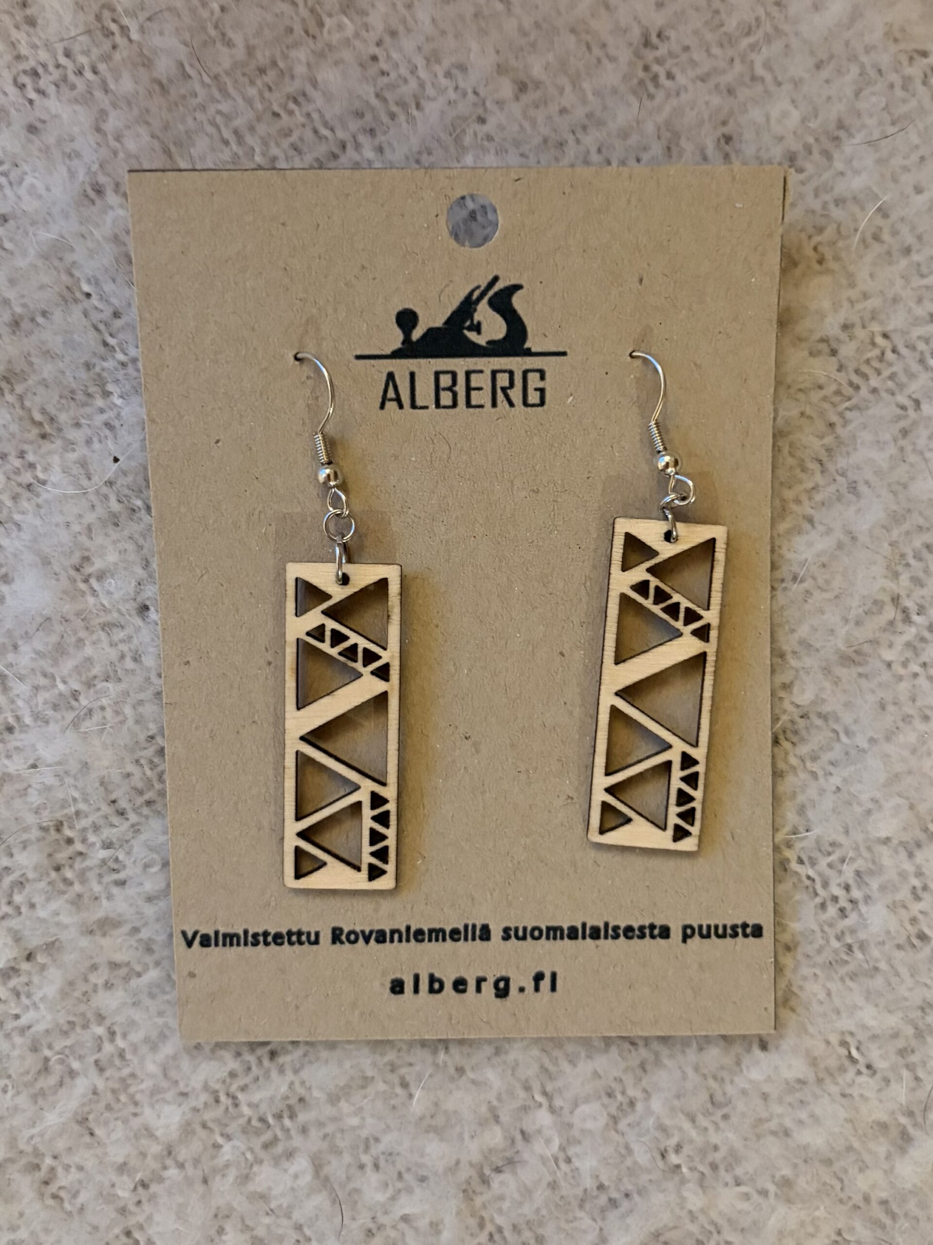 Alberg Korvakorut - Puinen siksak