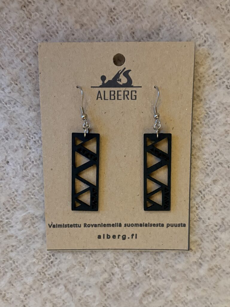 Alberg Korvakorut - Musta siksak